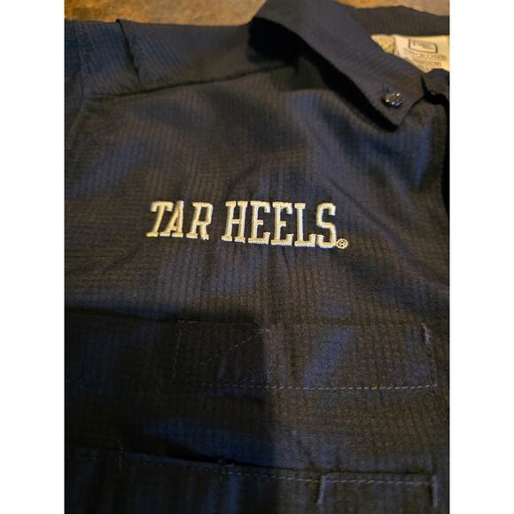 Pro Edge UNC Tar Heels Shirt Men Sz S Navy Button Down Vented Pockets NWT - Picture 4 of 9